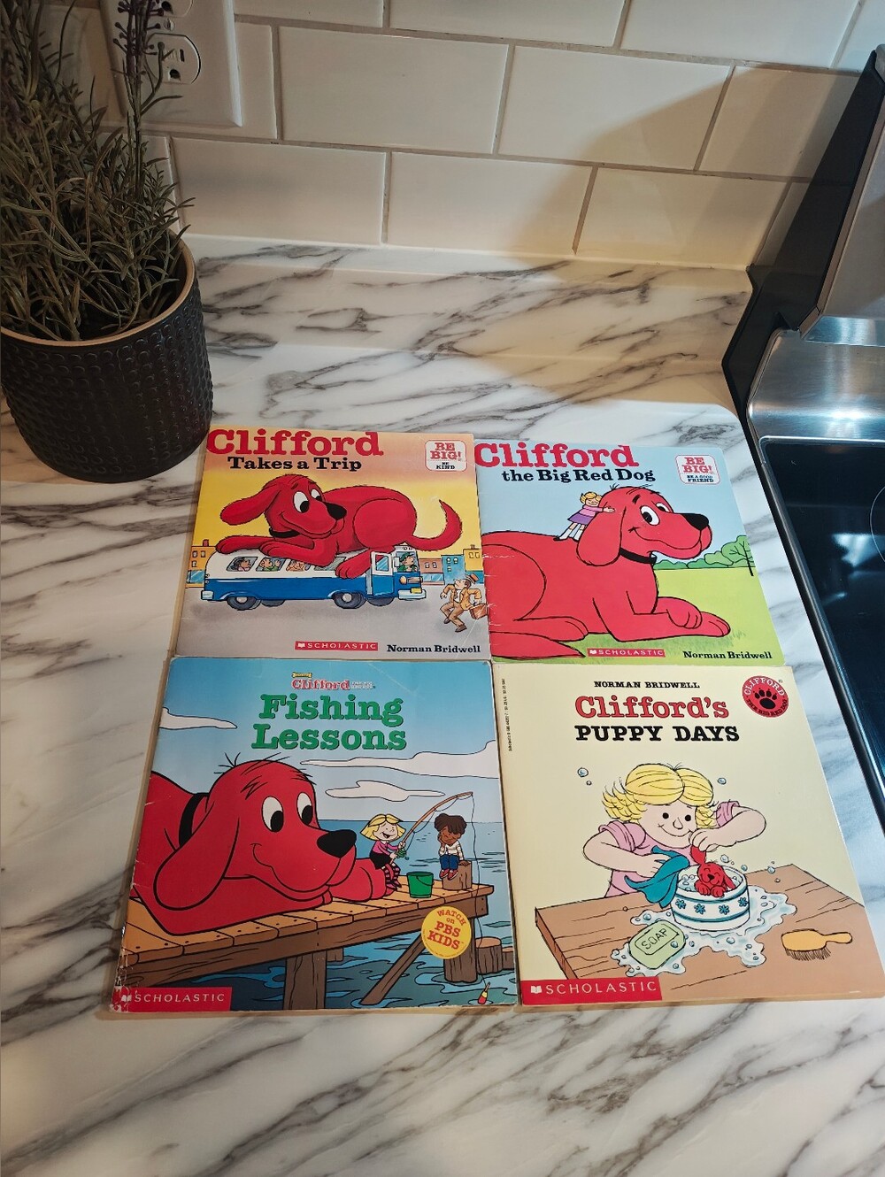 Lot of 4 Clifford the Big Red Dog Books